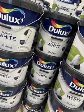 Dulux Perfect White sněhově bílá akrylátová emulzní barva krémové konzistence s dokonalým rozlivem a perfektním výsledným vzhledem. 99% Bělost. Skladem po paletách v Proficentru Roudnice nad Labem!